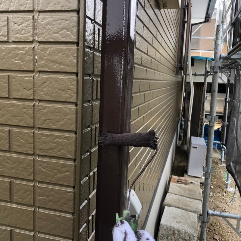 竪樋上塗り